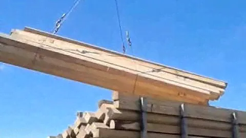 Разгружаем брус